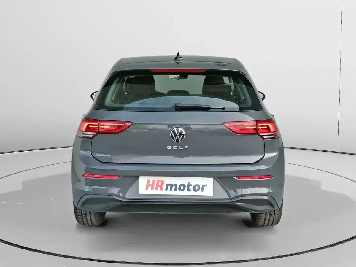 Brugt VW Golf VIII Life 110 HK (80 kW) 2024 Grå Sedan