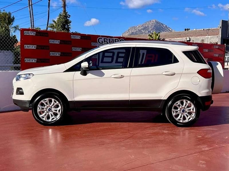 Usado Ford Ecosport Trend 125 CV (91 kW) 2015 Blanco SUV