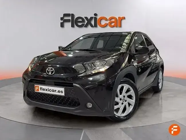 Usado Toyota Aygo 72 CV (52 kW) 2024 Negro