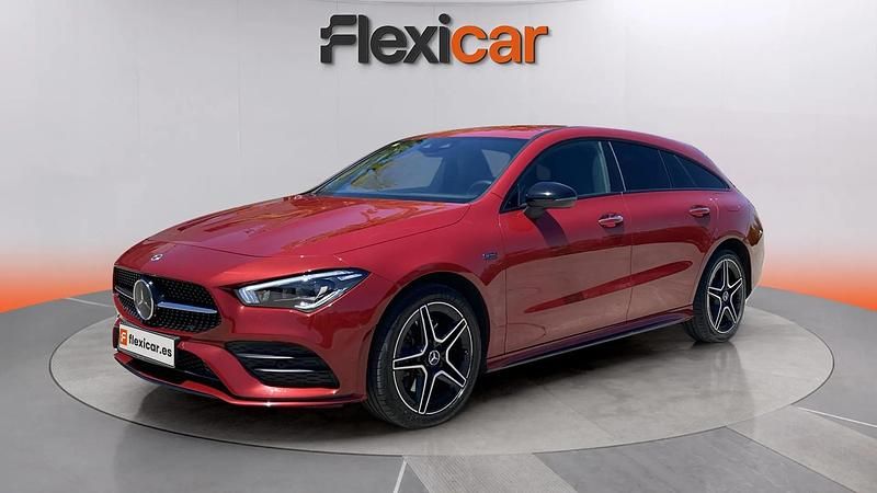 Usado Mercedes CLA250e Shooting Brake 218 CV (160 kW) 2020 Rojo Familiar