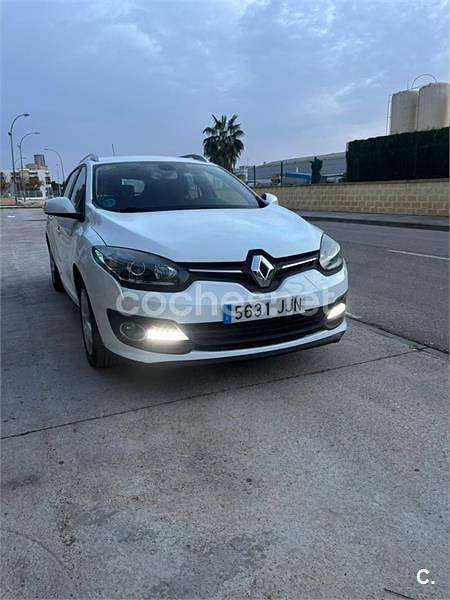 Usado Renault Mégane GrandTour LIMITED 110 CV (80 kW) 2015 Blanco Familiar