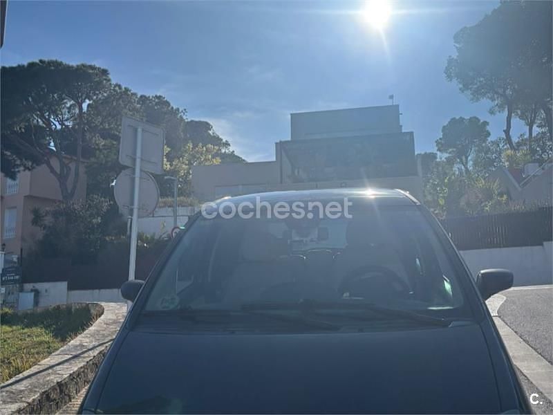 Usado Lancia Musa 95 CV (69 kW) 2005 Negro Monovolumen