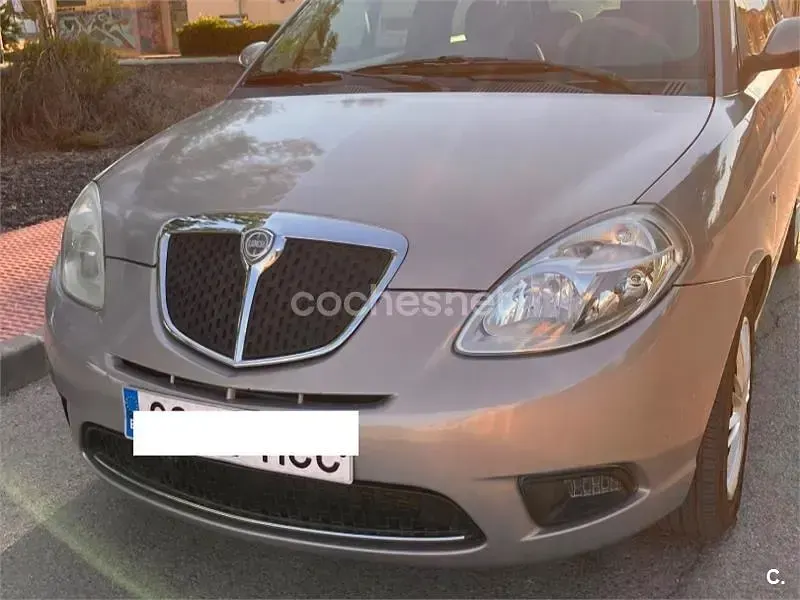Usado Lancia Ypsilon 69 CV (50 kW) 2011 Beige Utilitario