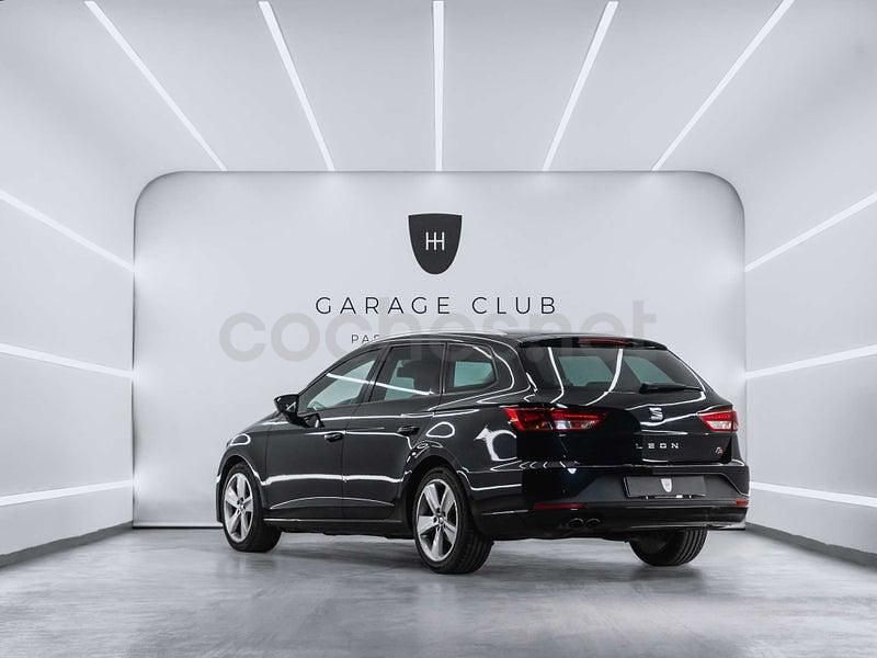 Usado Seat Leon FR 150 CV (110 kW) 2014 Negro Familiar