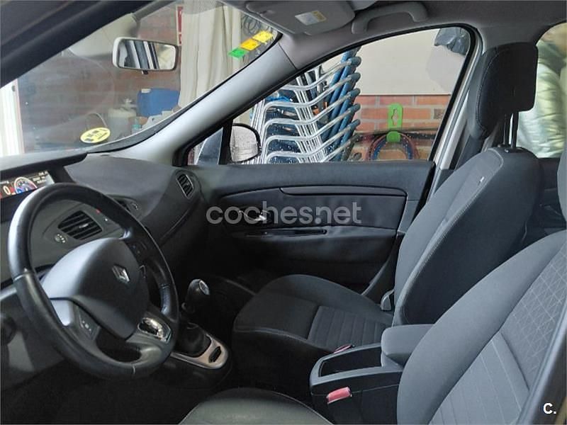 Usado Renault Scénic III LIMITED 110 CV (80 kW) 2015 Gris / plata Monovolumen