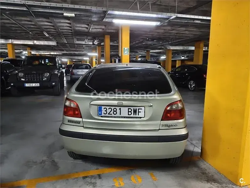 Usado Renault Mégane GrandTour Authentique 110 CV (80 kW) 2003 Verde Familiar
