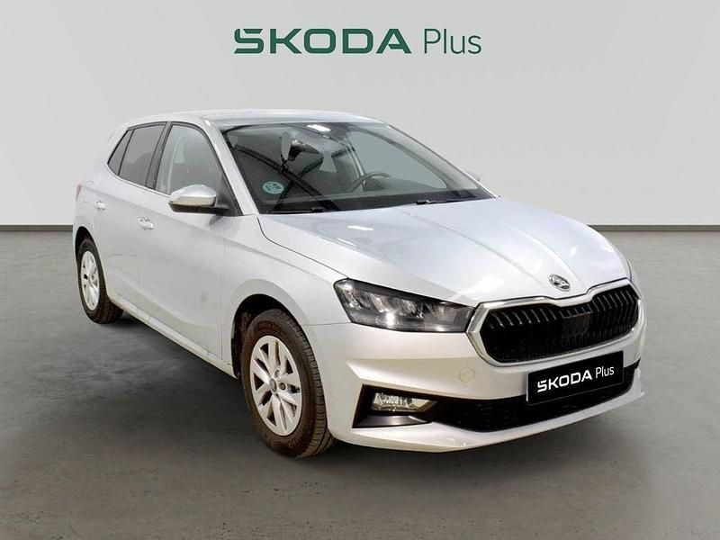 Nuevo Skoda Fabia Selection 115 CV (84 kW) 2025 Gris plata Utilitario