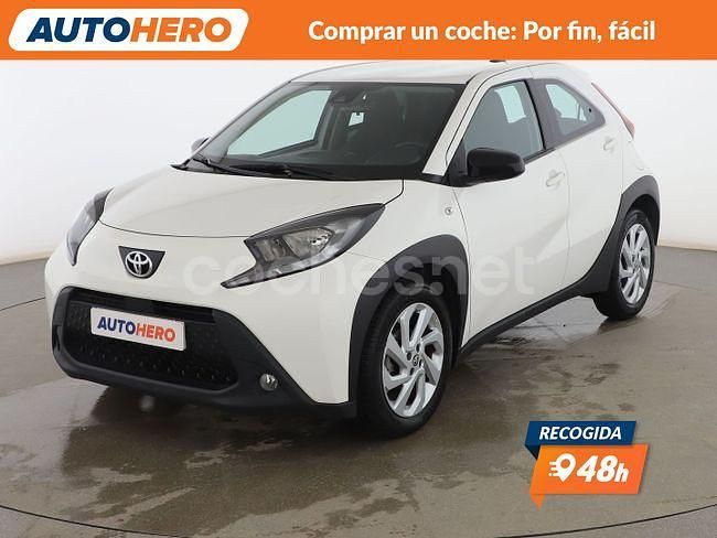 Blanco Usado 2022 Toyota Aygo X-play Utilitario | 16.999 € (Un poco caro) - Imagen 1/3