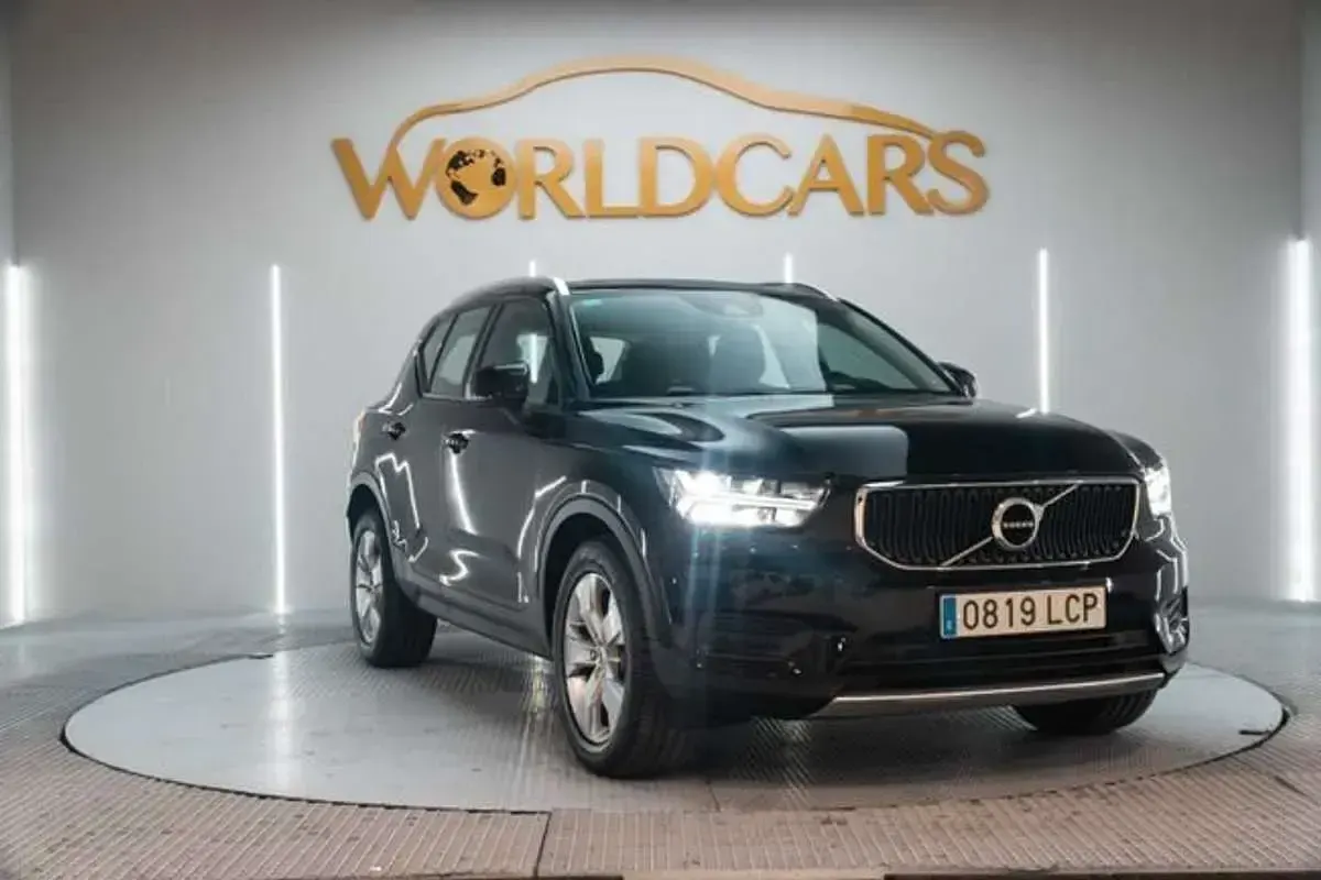 Usado Volvo XC40 Momentum 150 CV (110 kW) 2019 Negro SUV