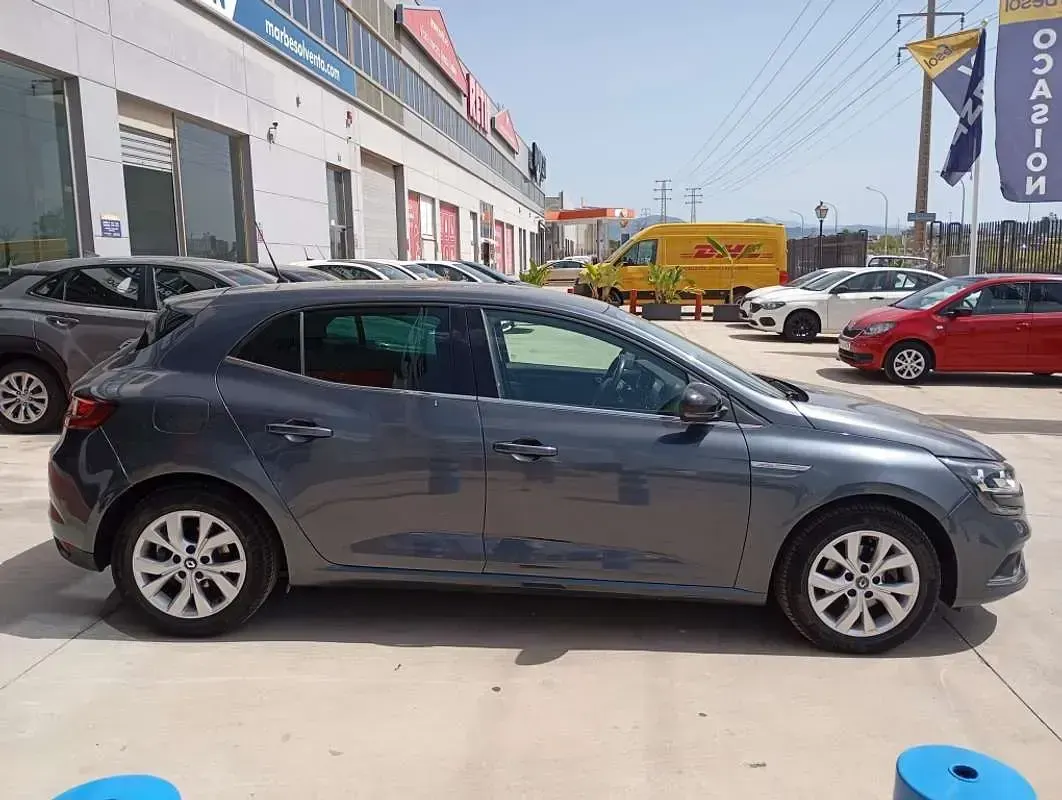 Usado Renault Mégane LIMITED 140 CV (102 kW) 2020 Azul Utilitario
