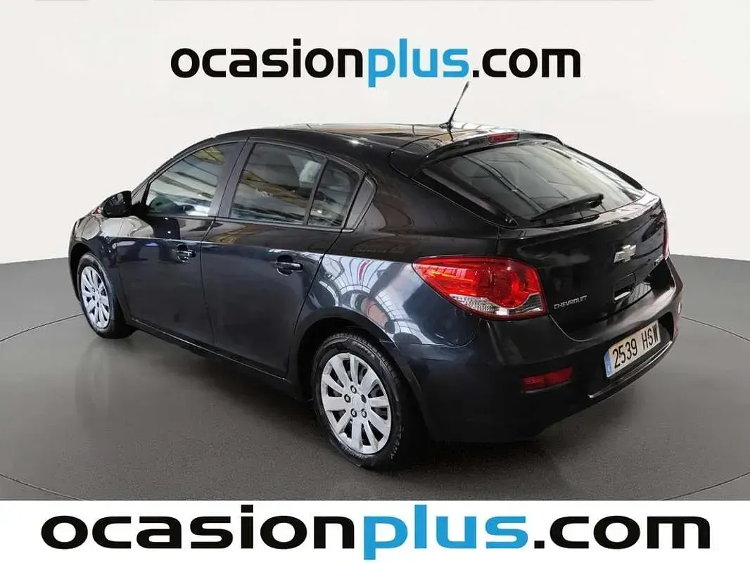 Usado Chevrolet Cruze LT 131 CV (96 kW) 2013 Negro Utilitario