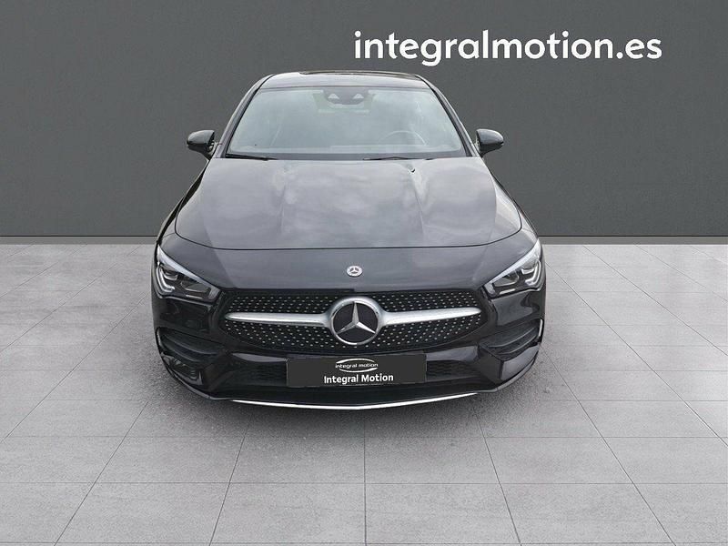 Usado Mercedes CLA200 Shooting Brake AMG 150 CV (110 kW) 2020 Negro Familiar