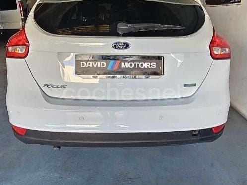 Usado Ford Focus 125 CV (91 kW) 2015 Blanco Berlina