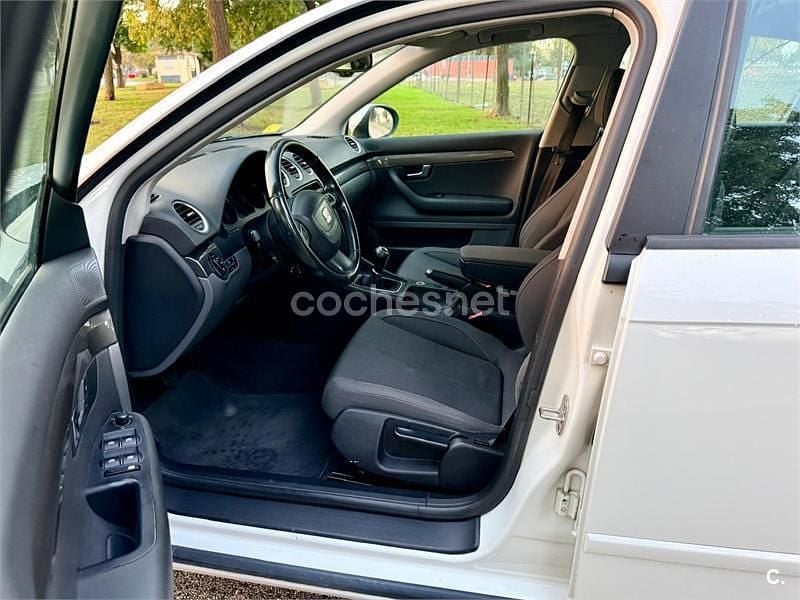 Usado Seat Exeo Reference 120 CV (88 kW) 2011 Blanco Berlina