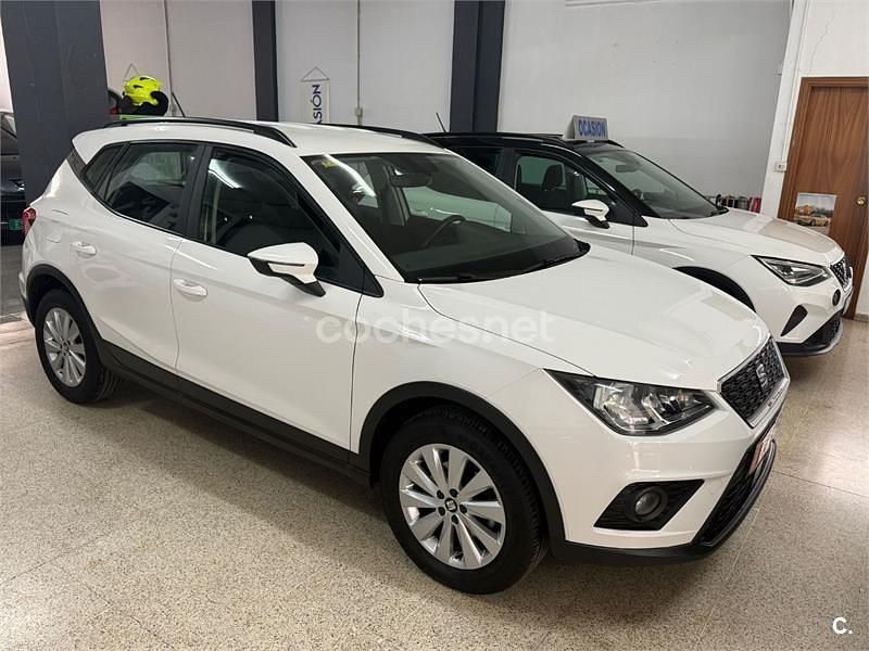 Usado Seat Arona Ecomotive 95 CV (69 kW) 2018 Blanco SUV