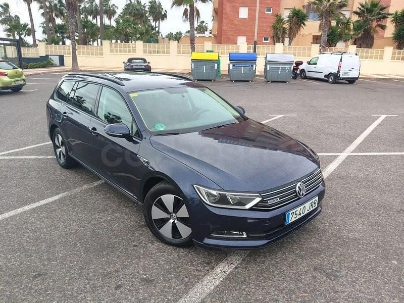 Usado VW Passat Edition 120 CV (88 kW) 2017 Azul Familiar