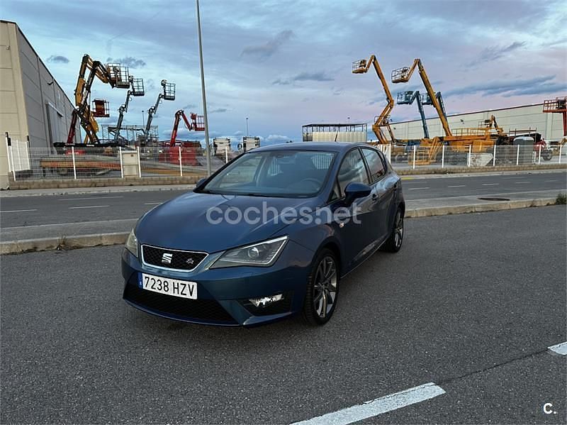 Usado Seat Ibiza FR 105 CV (77 kW) 2014 Azul Berlina