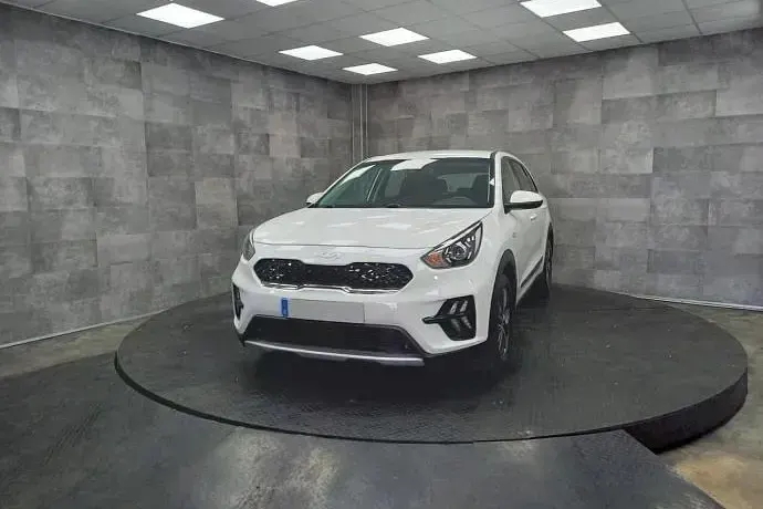 Usado Kia Niro 141 CV (103 kW) 2022 Blanco SUV