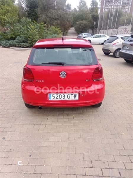 Rojo Usado 2010 VW Polo Advance Berlina | 3499 € (Precio justo) - Imagen 1/4