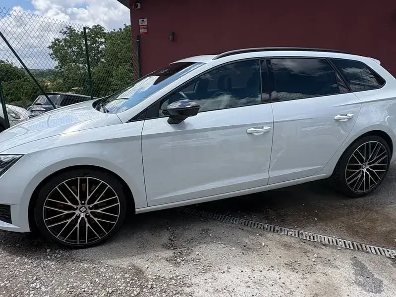 Usado Seat Leon CUPRA 290 CV (213 kW) 2016 Blanco Familiar