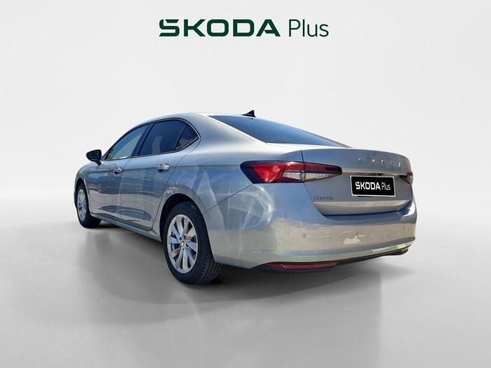 Gris plata Nuevo 2025 Skoda Superb Essence | 34.490 € (Precio justo) - Imagen 1/4