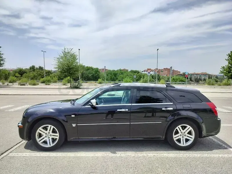 Usado Chrysler 300C Touring 218 CV (160 kW) 2007 Negro Familiar