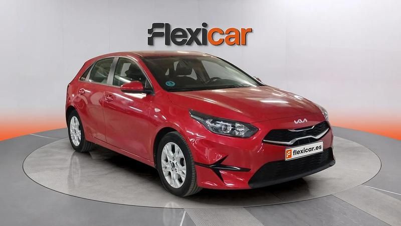 Usado Kia Ceed 101 CV (74 kW) 2023 Rojo Utilitario