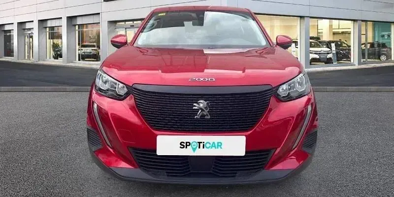 Usado Peugeot 2008 Style 102 CV (75 kW) 2021 Rojo SUV