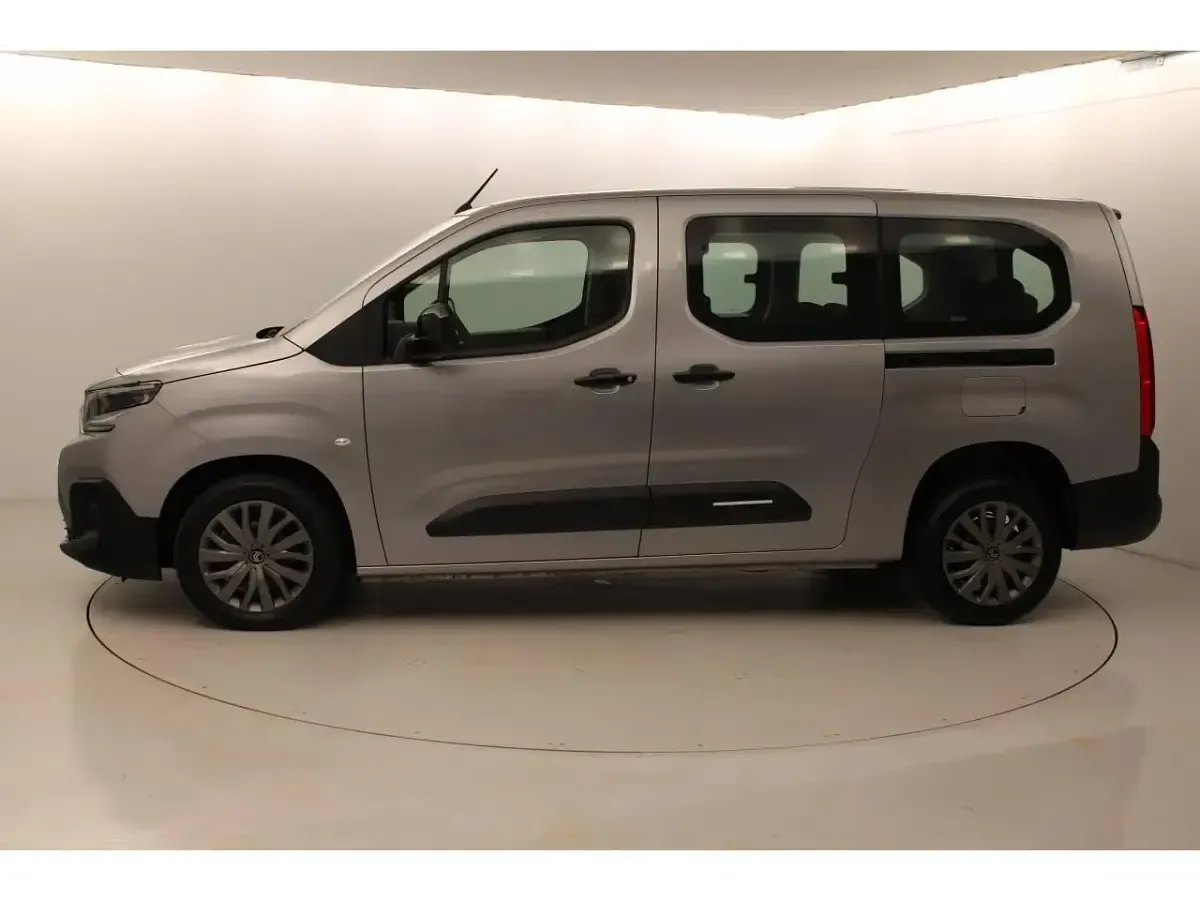Usado Citroën Berlingo 130 CV (95 kW) 2025 Gris Monovolumen