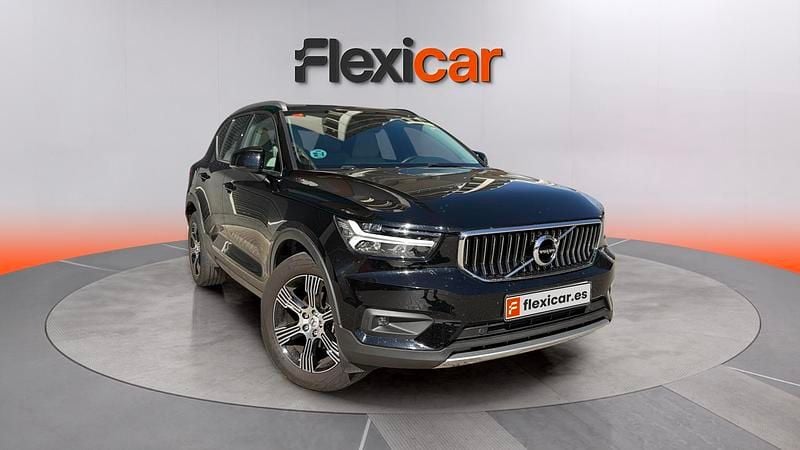 Usado Volvo XC40 Momentum 163 CV (119 kW) 2021 Negro SUV