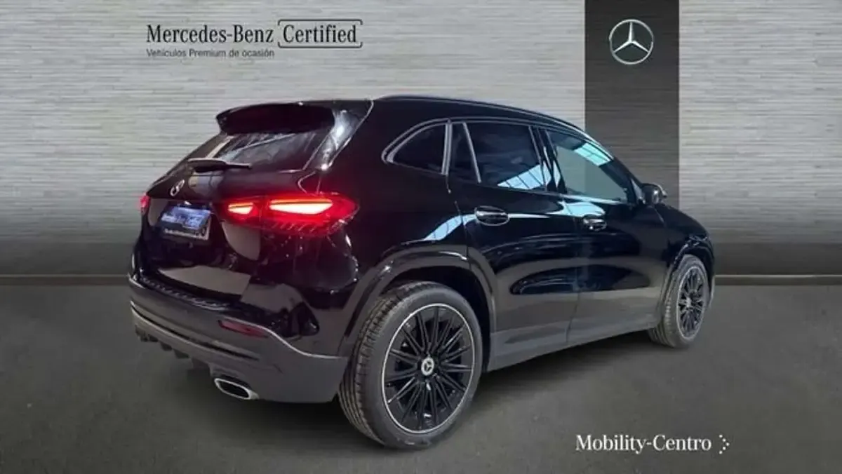 Usado Mercedes GLA200 163 CV (119 kW) 2025 Negro SUV