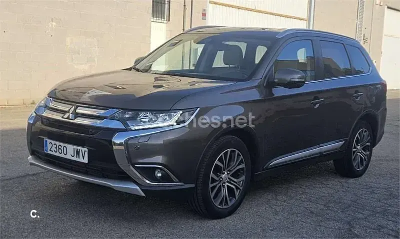 Usado Mitsubishi Outlander Motion 150 CV (110 kW) 2017 Beige SUV