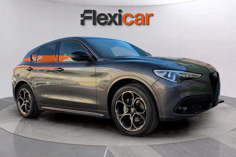 Gris Usado 2022 Alfa Romeo Stelvio Veloce SUV | 32.390 € (Caro) - Imagen 1/4
