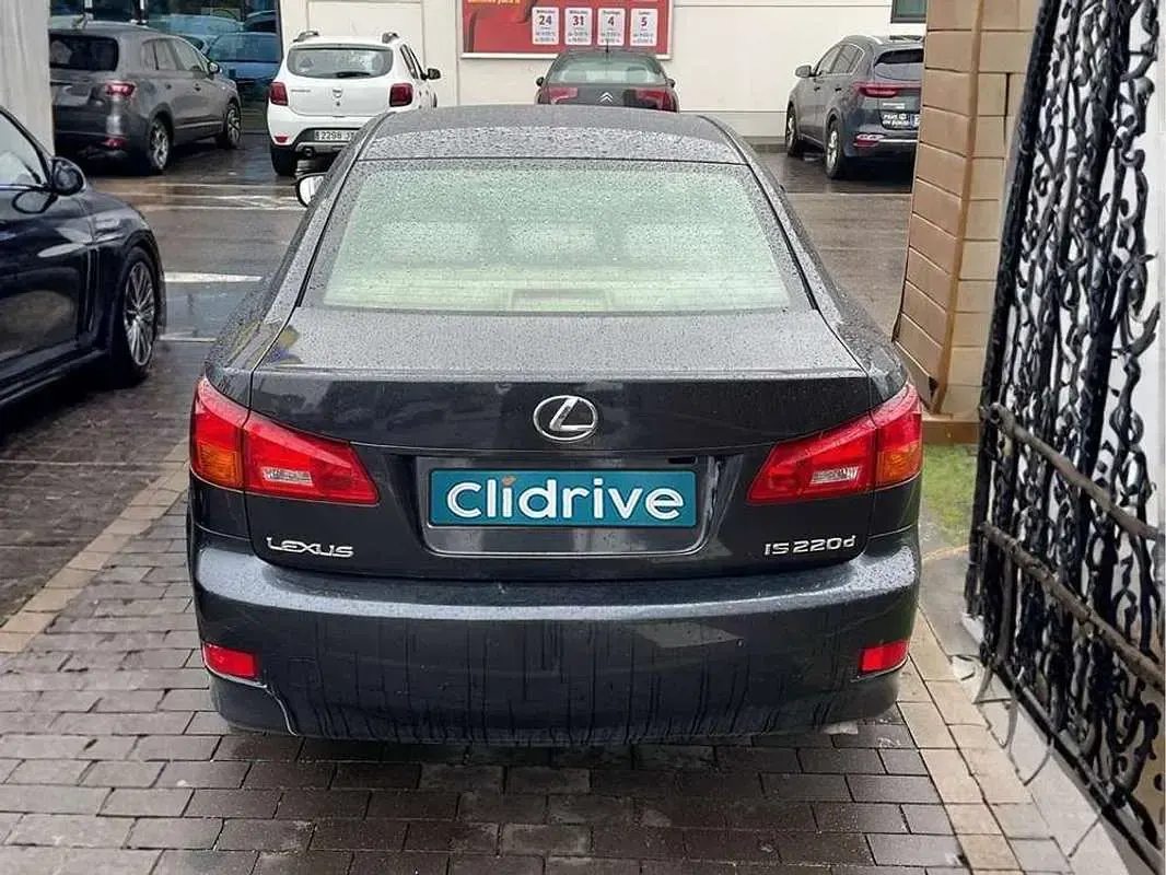 Usado Lexus IS220d Luxury Line 177 CV (130 kW) 2006 Gris Berlina