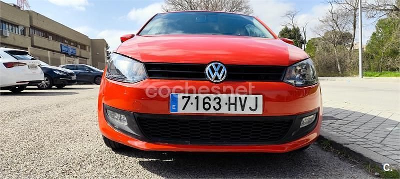 Usado VW Polo Advance 90 CV (66 kW) 2014 Rojo Berlina