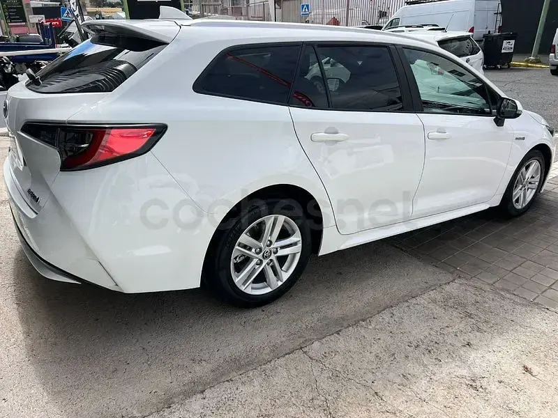 Usado Toyota Corolla Active 122 CV (89 kW) 2021 Blanco Familiar