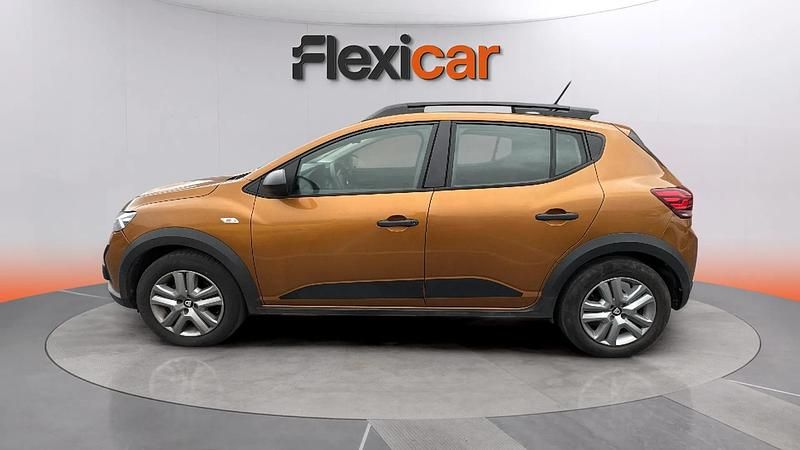 Begagnad Dacia Sandero Comfort 91 HK (66 kW) 2021 Orange Halvkombi