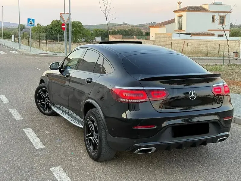 Usado Mercedes GLC220 194 CV (142 kW) 2020 Negro Coupe
