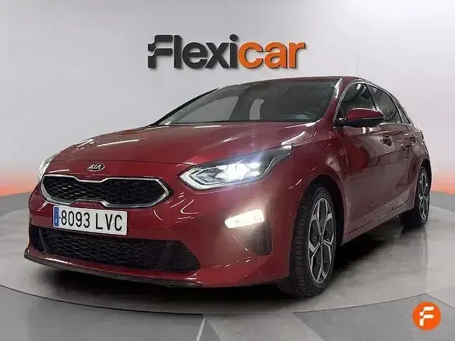 Usado Kia Ceed 136 CV (100 kW) 2021 Rojo Utilitario