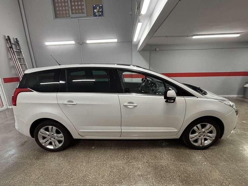 Usado Peugeot 5008 Sport 156 CV (114 kW) 2010 Blanco Monovolumen