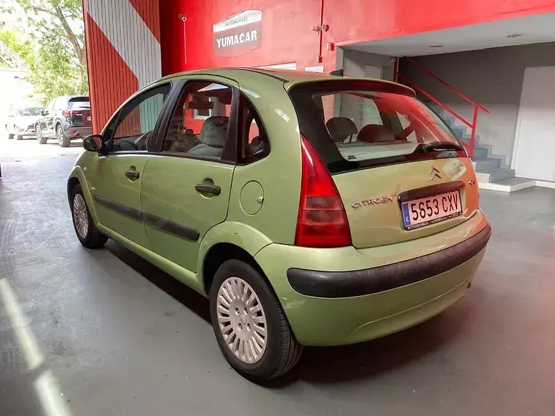 Usado Citroën C3 75 CV (55 kW) 2004 Verde Berlina