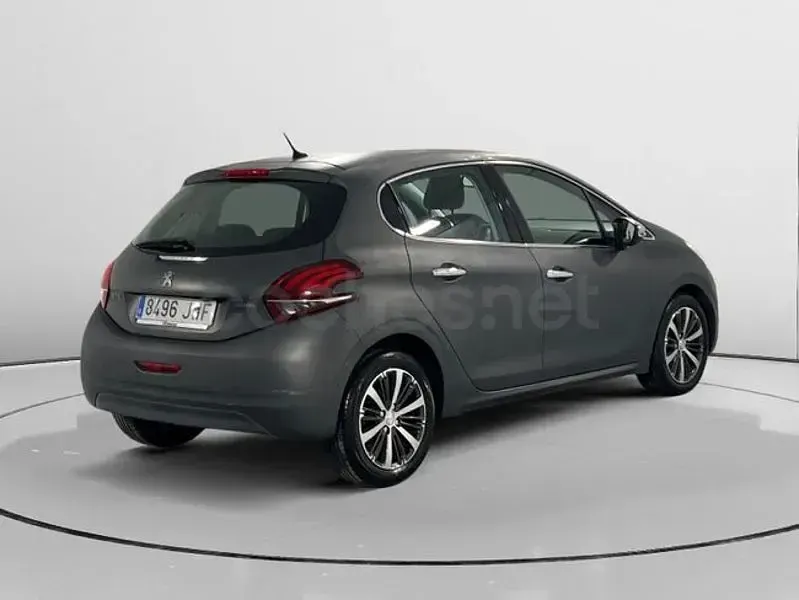 Usado Peugeot 208 Allure 110 CV (80 kW) 2017 Gris / plata Utilitario