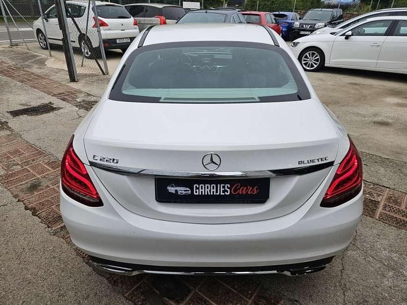 Usado Mercedes C220 170 CV (125 kW) 2015 Blanco Berlina
