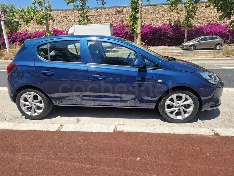 Usado Opel Corsa Selective 90 CV (66 kW) 2017 Azul Utilitario