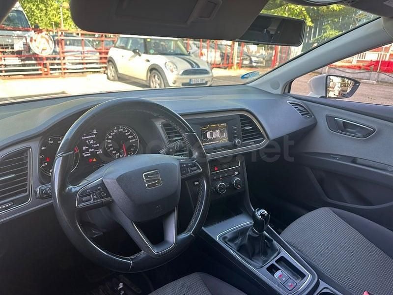 Begagnad Seat Leon Style 110 HK (80 kW) 2018 Vit Sedan