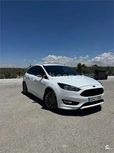 Usado Ford Focus ST-Line 120 CV (88 kW) 2017 Blanco Berlina