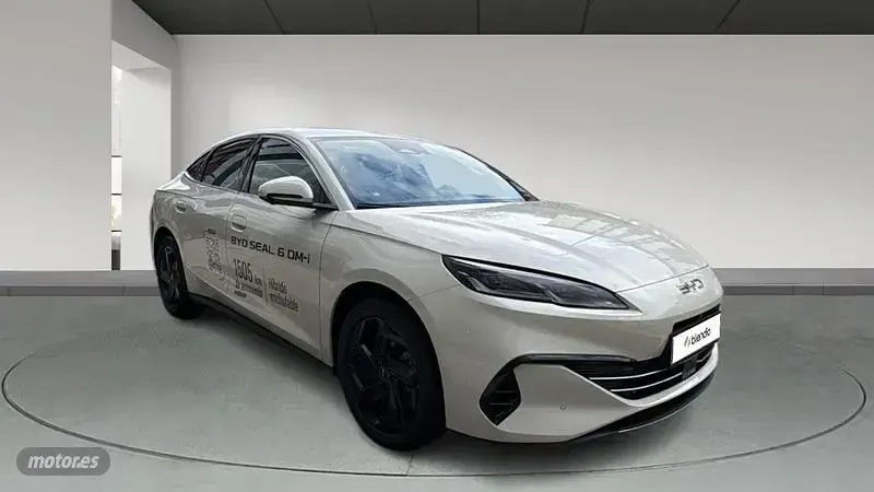 Usado BYD Seal Comfort 212 CV (155 kW) 2025 Marrón Berlina