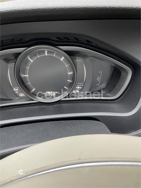 Negro Usado 2019 Volvo V40 Momentum Berlina | 13.800 € (Precio justo) - Imagen 1/4
