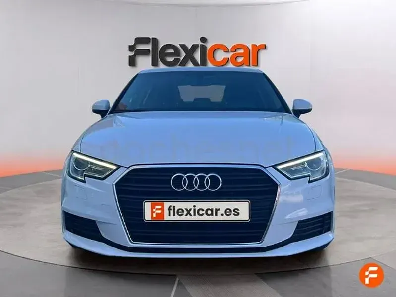 Usado Audi A3 116 CV (85 kW) 2019 Blanco Berlina