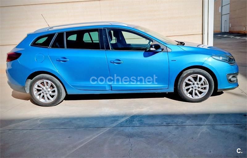 Usado Renault Mégane GrandTour LIMITED 110 CV (80 kW) 2015 Azul Familiar